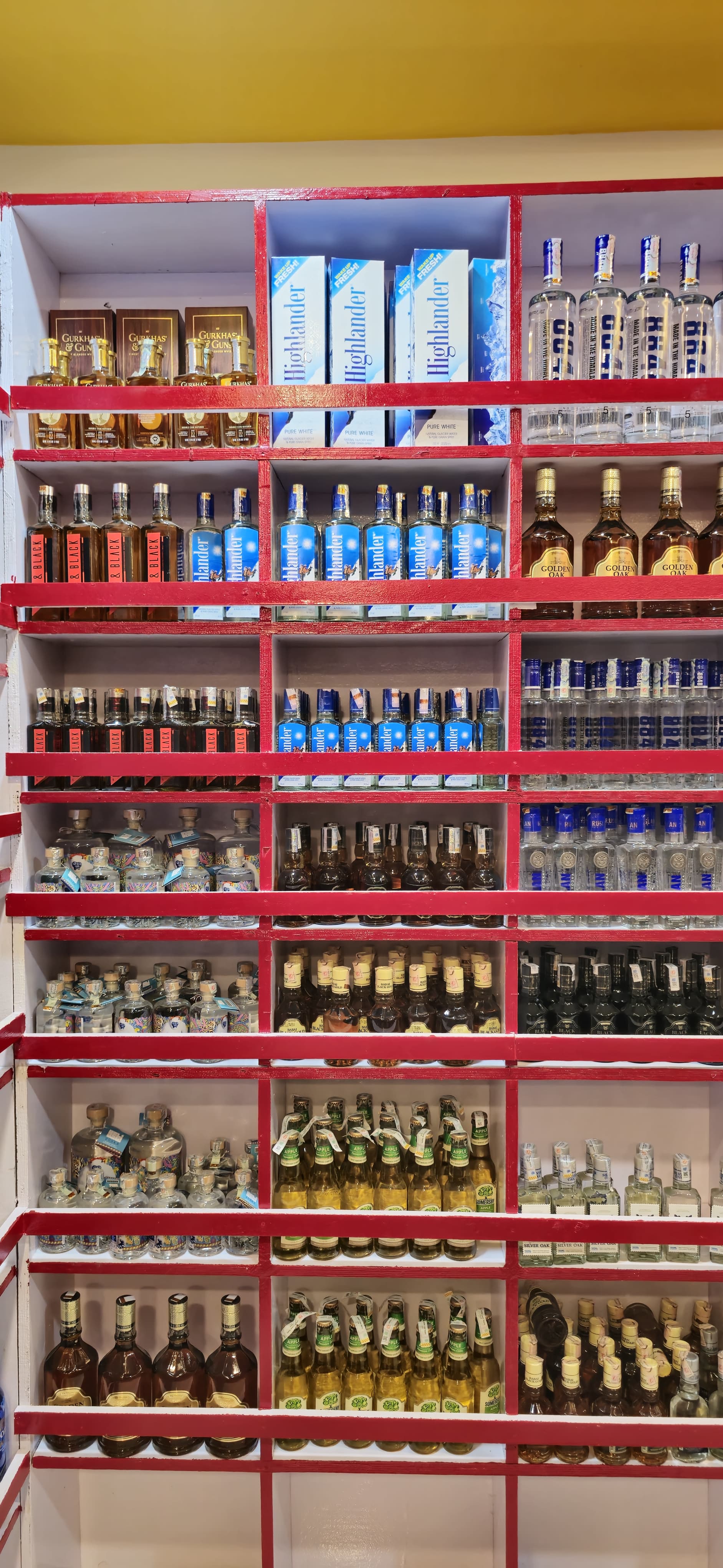 Gin, Whisky 
        & Vodka